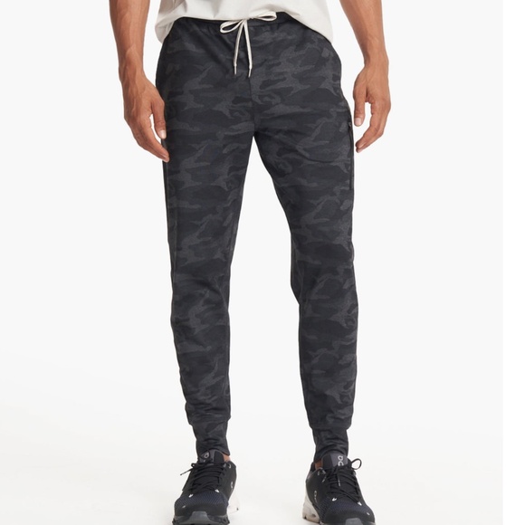 Vuori Sunday Performance Jogger in Black Camo - S - Picture 1 of 16